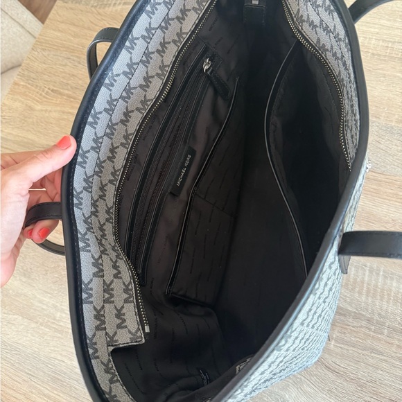 Michael Kors Black and Gray Signature Emry Tote - Picture 6 of 13